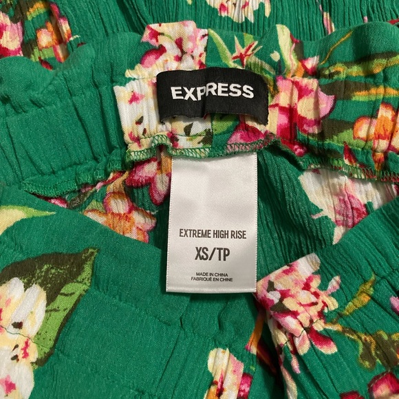 EXPRESS - Picture 10 of 10